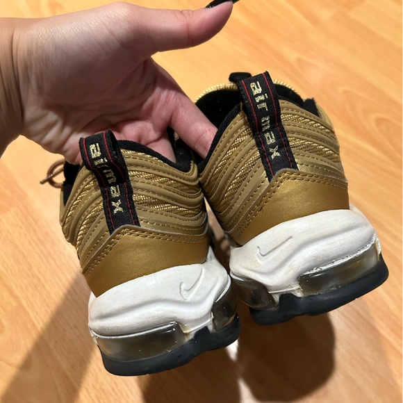 Gold and White Air Cushion Sneakers - Picture 2 of 4